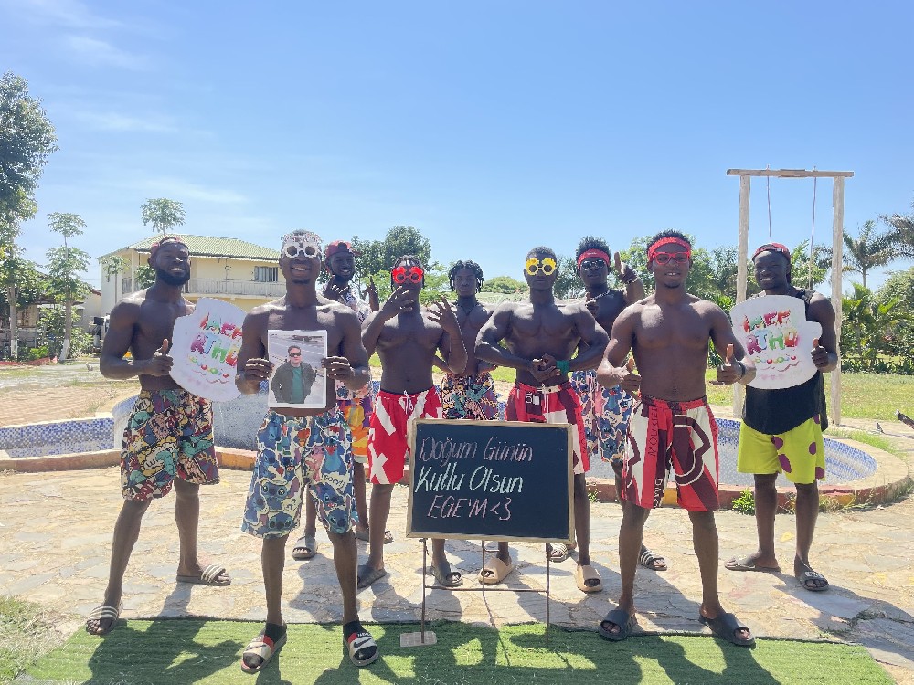 非洲男士沙滩裤主题服装祝福