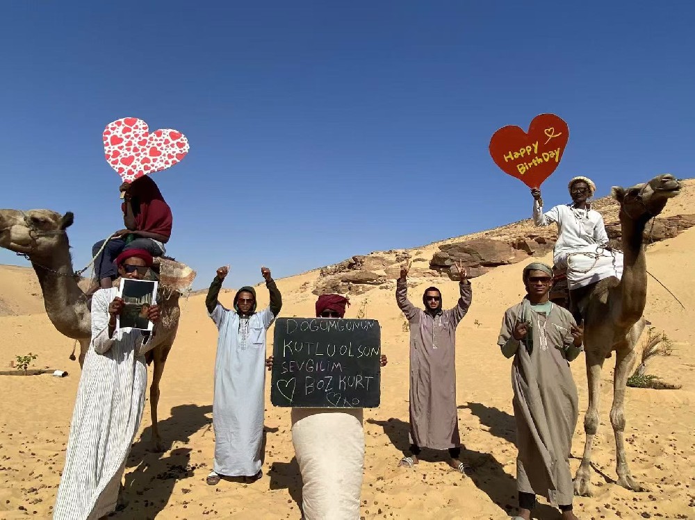 沙漠骆驼队主题祝福视频